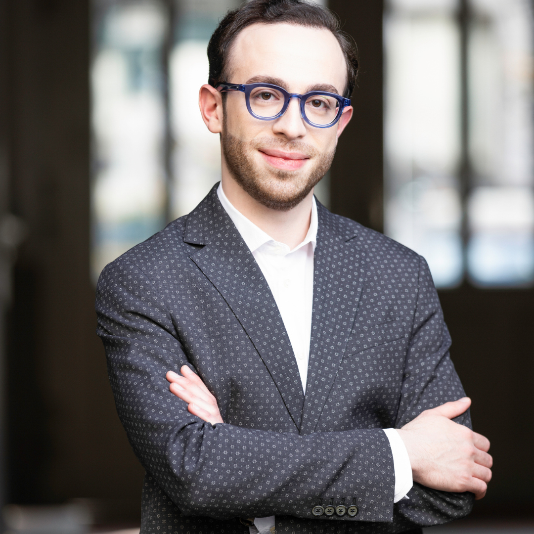 Piano: Nicolas Namoradze